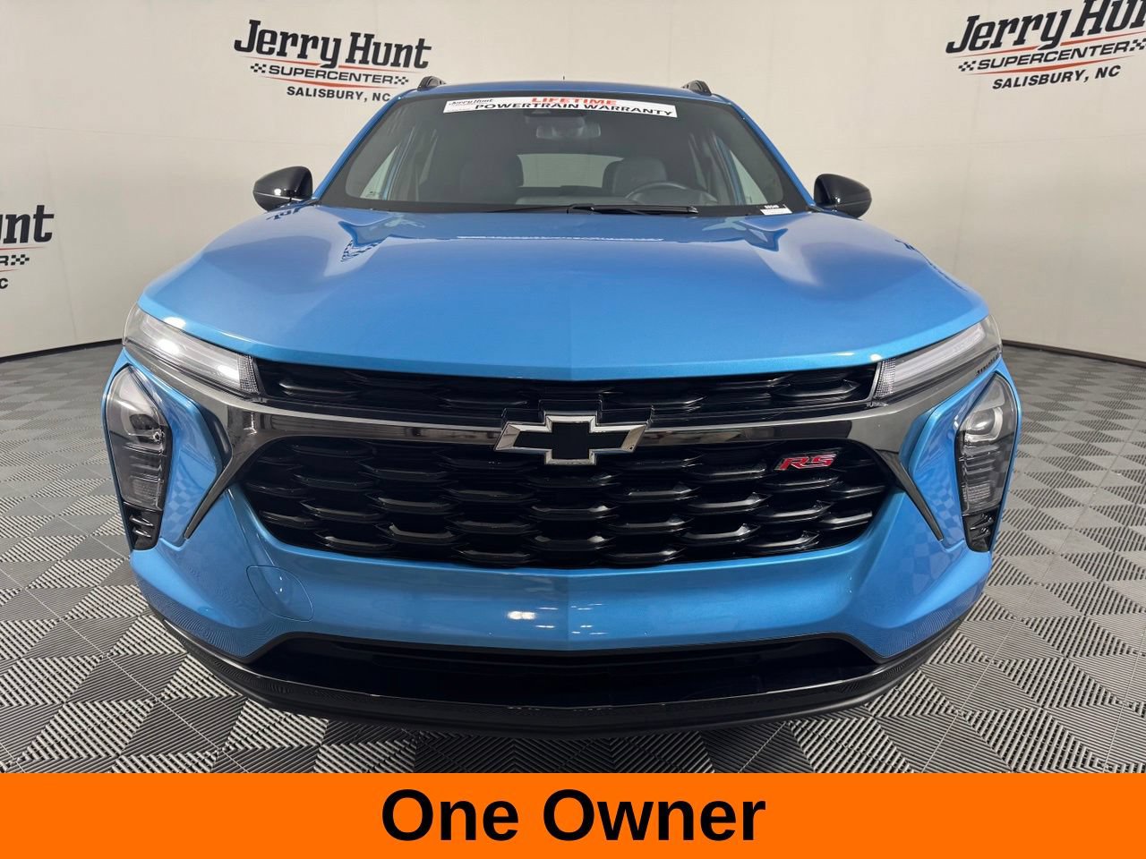 Used 2025 Chevrolet Trax RS w/ Driver Confidence Package FWD image 4
