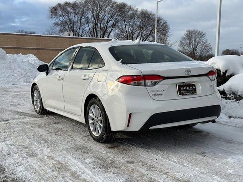 Used 2022 Toyota Corolla LE w/ LE Convenience Package image 5