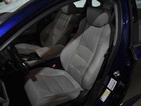 Used 2018 Honda Accord Touring image 15