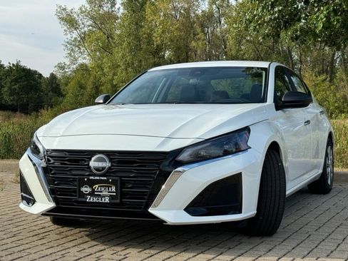 Certified 2025 Nissan Altima 2.5 S image 4