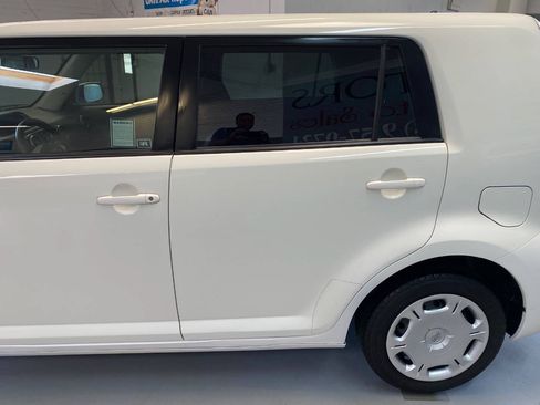 Used 2012 Scion xB FWD image 15