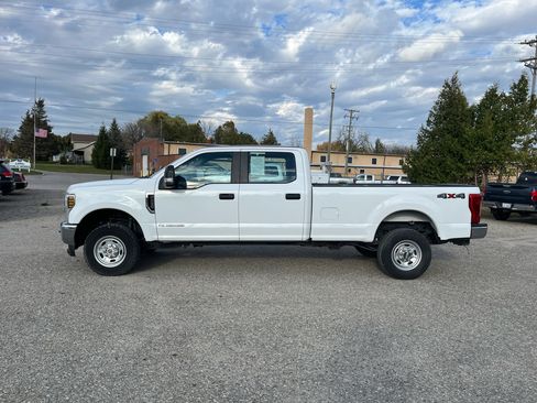Used 2019 Ford F250 XL w/ Power Equipment Group image 2