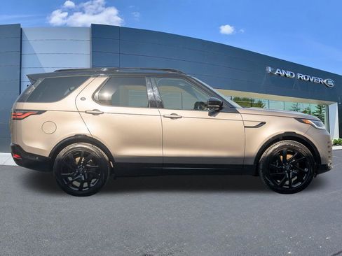 Used 2023 Land Rover Discovery Metropolitan Edition AWD/4WD image 8