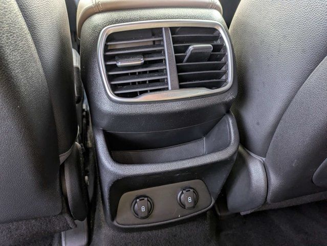 Used 2020 Hyundai Santa Fe SEL FWD image 15