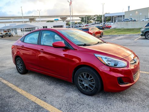 Used 2017 Hyundai Accent SE FWD image 6