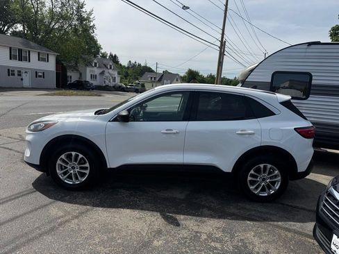 Used 2022 Ford Escape SE w/ Convenience Package AWD/4WD image 3