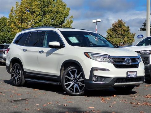 Used 2020 Honda Pilot Touring image 2