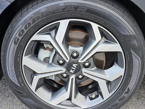 Used 2021 Kia Forte LXS image 10