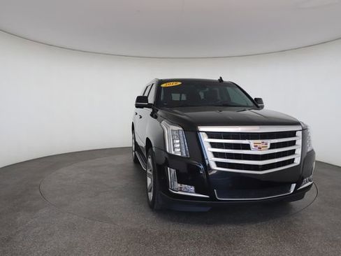 Used 2019 Cadillac Escalade Luxury AWD/4WD image 30