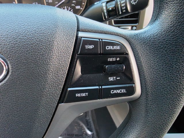 Used 2017 Hyundai Elantra SE FWD image 23