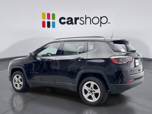 Used 2023 Jeep Compass Latitude w/ Sun and Sound Group AWD/4WD image 3