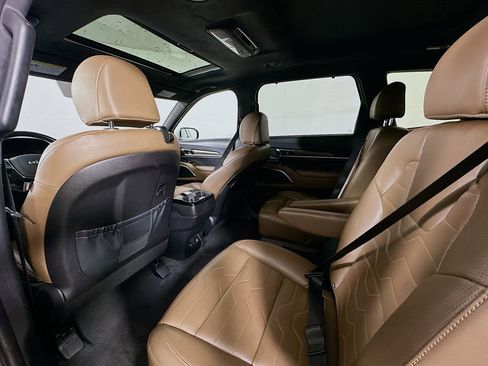 Used 2022 Kia Telluride SX w/ SX Prestige Package AWD/4WD image 13