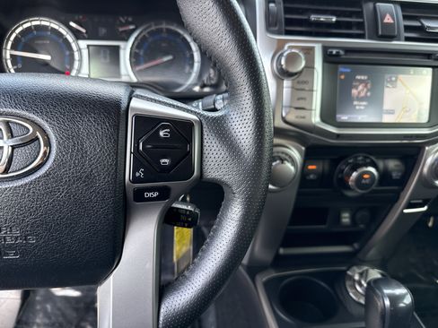 Used 2019 Toyota 4Runner SR5 AWD/4WD image 20