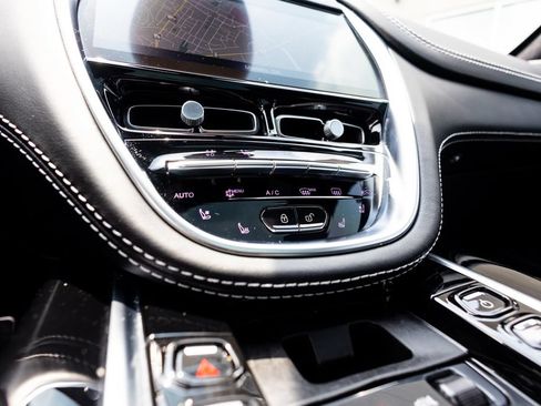 Used 2021 Aston Martin DBX AWD/4WD image 30