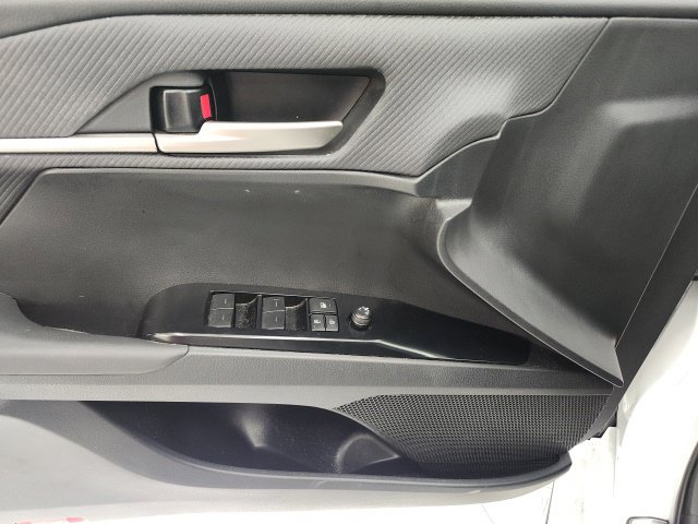 Used 2025 Toyota Camry SE w/ Convenience Package FWD image 11