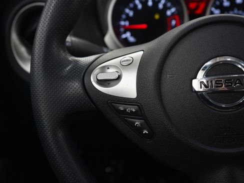 Used 2013 Nissan Juke S image 25