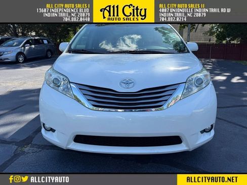 Used 2015 Toyota Sienna XLE Premium FWD image 2