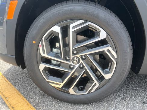 New 2025 Hyundai Tucson Limited image 14