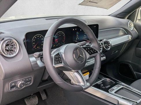New 2026 Mercedes-Benz GLB 250 4MATIC image 3