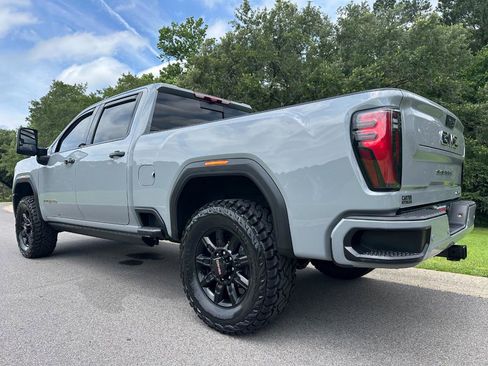 Used 2024 GMC Sierra 2500 AT4 w/ AT4 Premium Plus Package AWD/4WD image 7