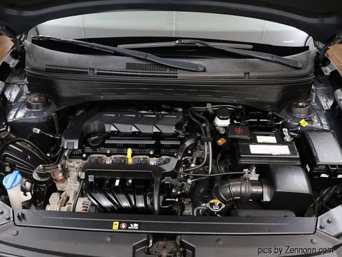 Used 2020 Hyundai Venue SEL FWD image 35