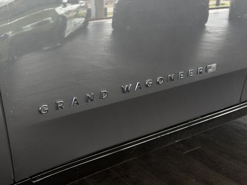 Used 2024 Jeep Grand Wagoneer Series II Obsidian w/ Quick Order Packagew 28T AWD/4WD image 11