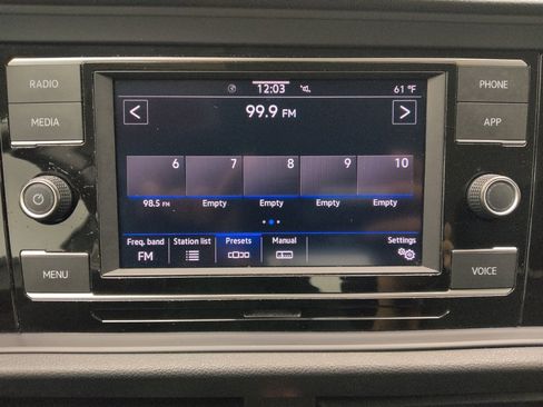 Used 2024 Volkswagen Jetta SE FWD image 25