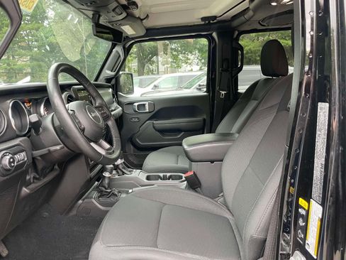 Used 2022 Jeep Gladiator Sport AWD/4WD image 15