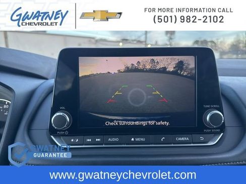 Used 2023 Nissan Rogue SV image 18