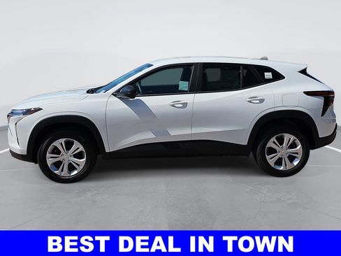 New 2026 Chevrolet Trax LS w/ Driver Confidence Package FWD image 6