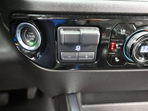 Used 2022 Chevrolet Silverado 1500 LTZ RWD image 34
