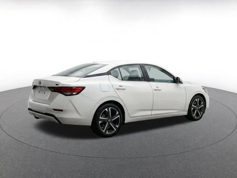 Used 2025 Nissan Sentra SV FWD image 11