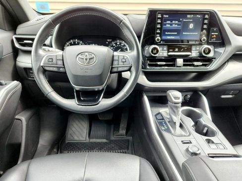 Used 2021 Toyota Highlander XSE image 22