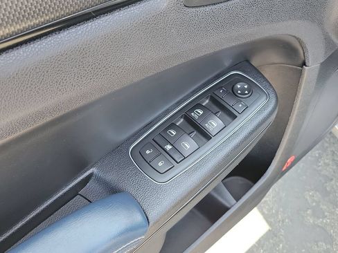 Used 2014 Chrysler 300 S RWD image 23