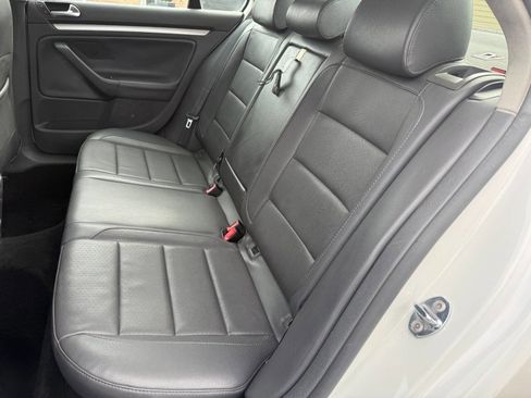 Used 2009 Volkswagen Jetta SE FWD image 24