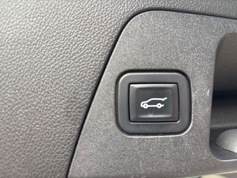 Used 2019 Buick Envision Essence image 39