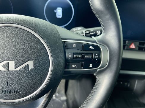 Certified 2025 Kia Sportage SX image 17