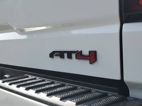 Used 2020 GMC Sierra 1500 AT4 w/ AT4 Premium Package AWD/4WD image 8