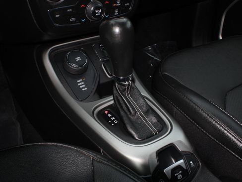 Used 2021 Jeep Compass Latitude image 14