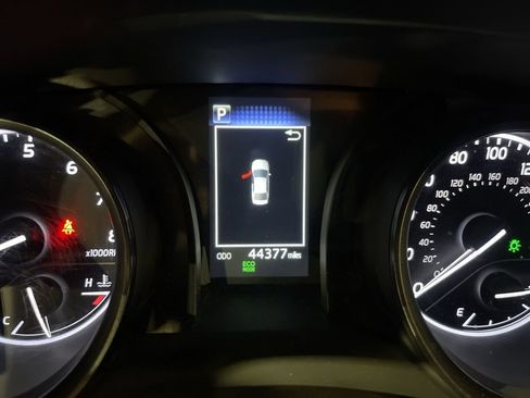 Used 2023 Toyota Camry SE image 7