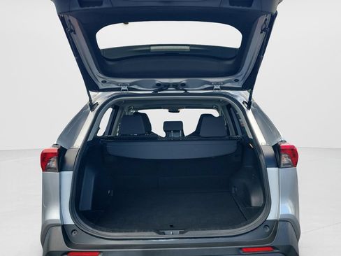 Used 2019 Toyota RAV4 XLE w/ All Weather Liner Package AWD/4WD image 9
