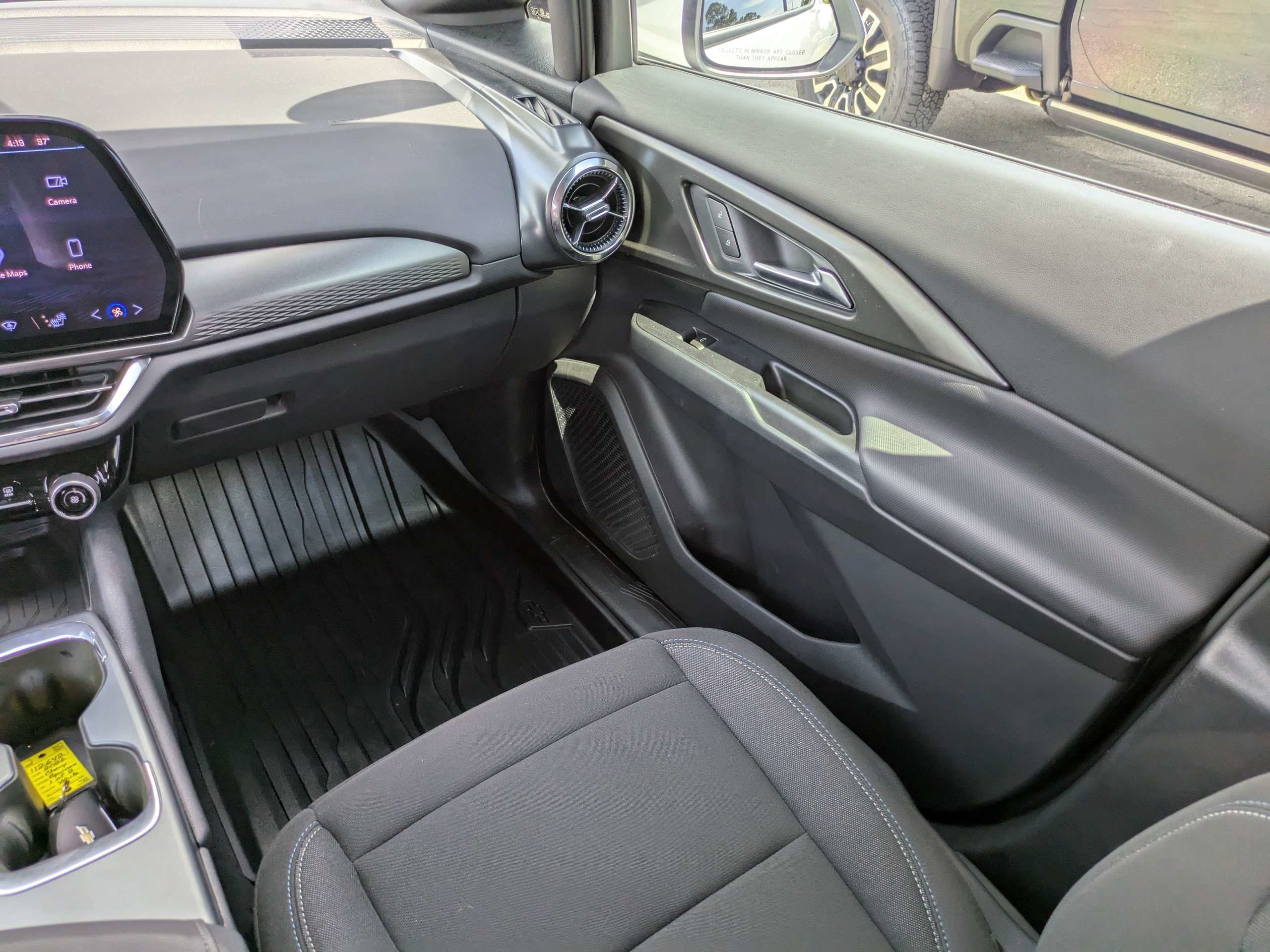 Used 2026 Chevrolet Equinox EV LT w/ Comfort Package FWD image 17