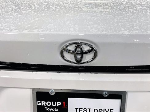 Used 2025 Toyota Corolla LE FWD image 31