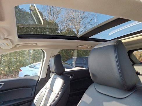 Certified 2022 Ford Edge SEL w/ Convenience Package image 14