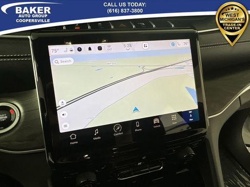 Used 2024 Jeep Grand Cherokee Limited w/ Black Appearance Package image 15