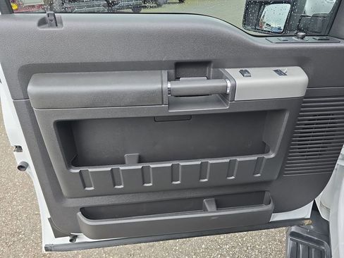 Used 2015 Ford F250 Lariat w/ Camper Package image 23