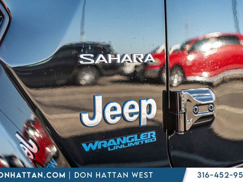 Used 2022 Jeep Wrangler Unlimited Sahara w/ Cold Weather Group image 28