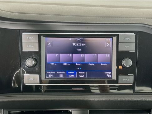 Used 2024 Volkswagen Jetta SE FWD image 21