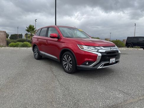 Used 2020 Mitsubishi Outlander SE FWD image 3