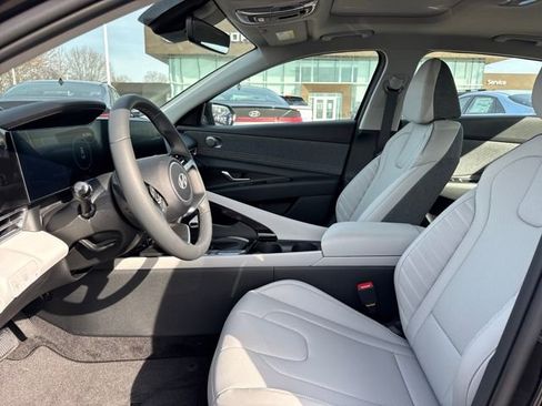New 2026 Hyundai Elantra Limited FWD image 11